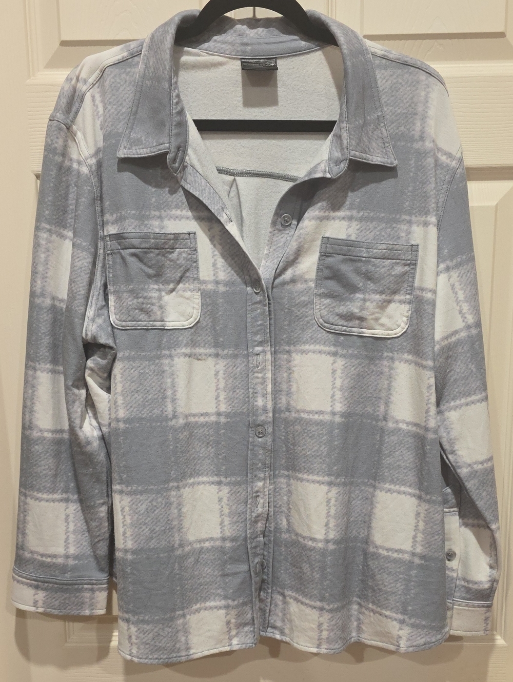Source Unknown Light Gray and White Plaid Women's Button-Up Shirt